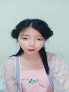 大学生Holly Michaels在群交场景中变得淘气